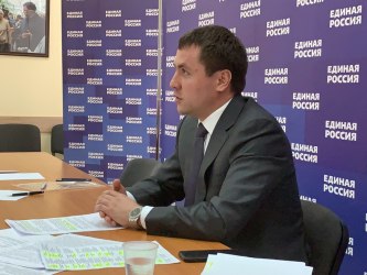 Евгений Чернов провел заседание комитета Палаты молодых законодателей при Совете Федерации 